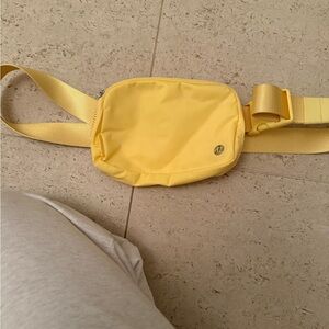 Lululemon everywhere belt Bag